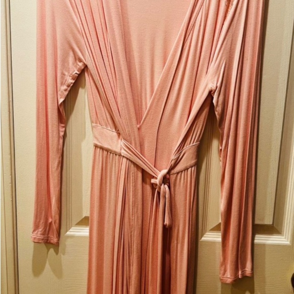 Jessica Simpson Elegant Pink Long Sleeve Robe (Nursing)